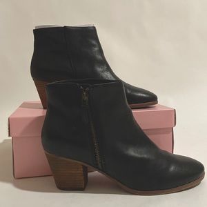 Black Ankle Boots Booties Brass detail leather brown heel size 10 Crown Vintage